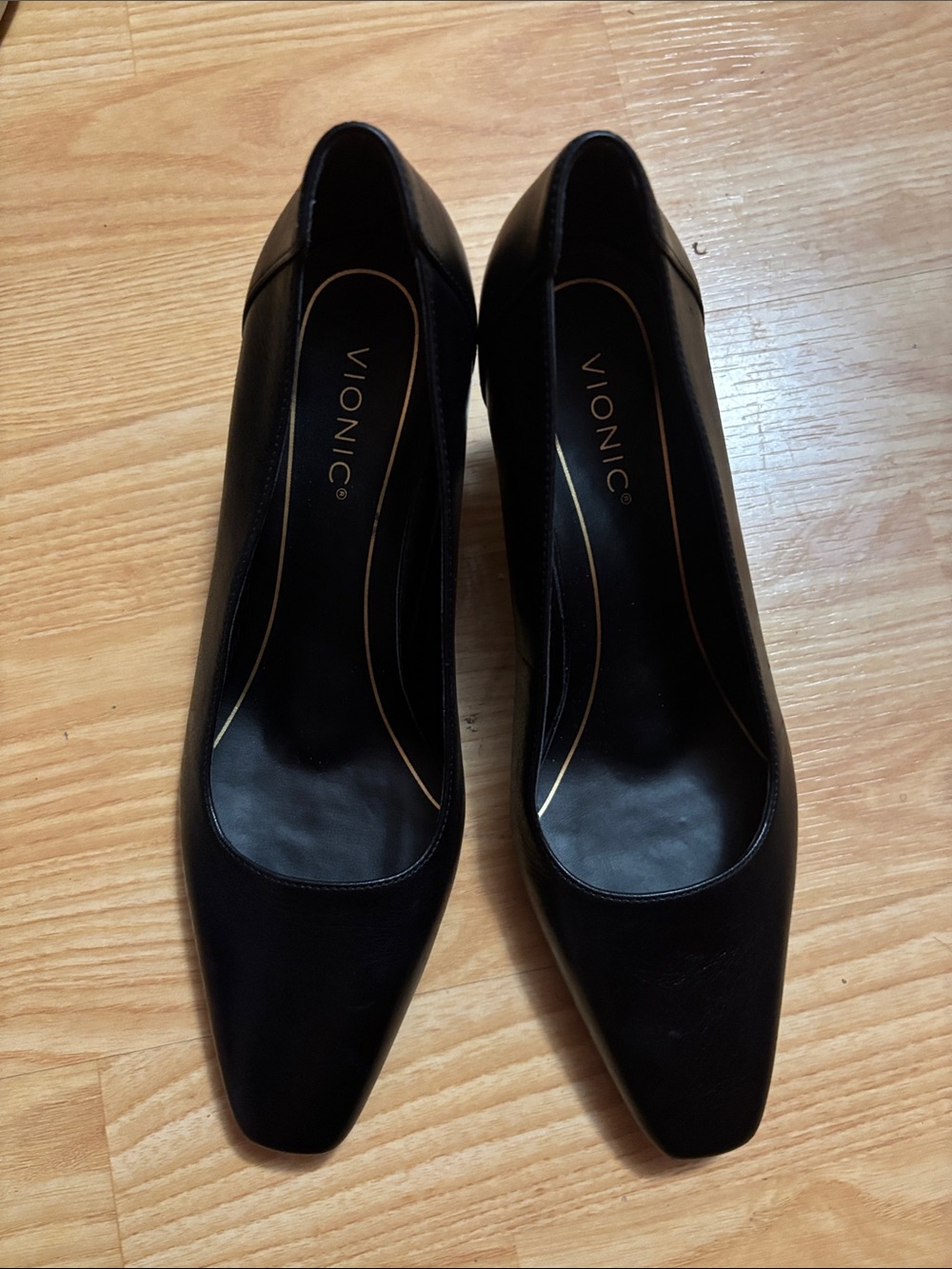 Vionic Black Women's Square-Toe Leather Pumps
